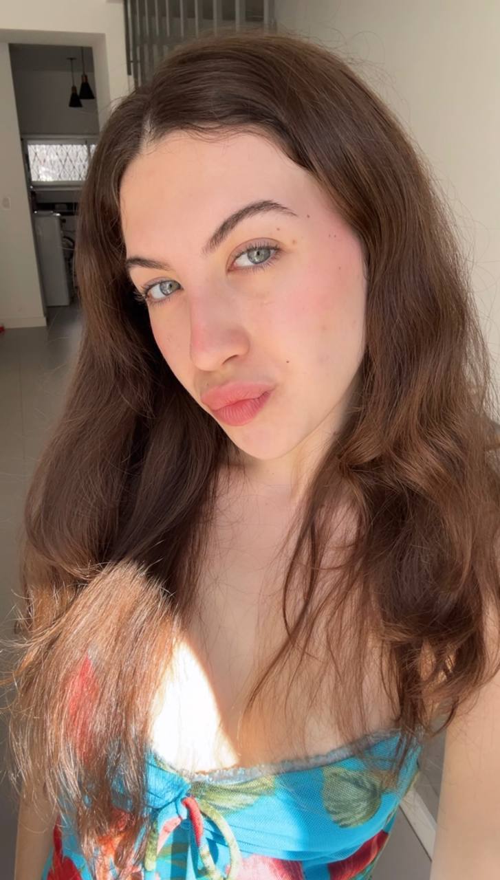 Nude girl Amber in Weifang