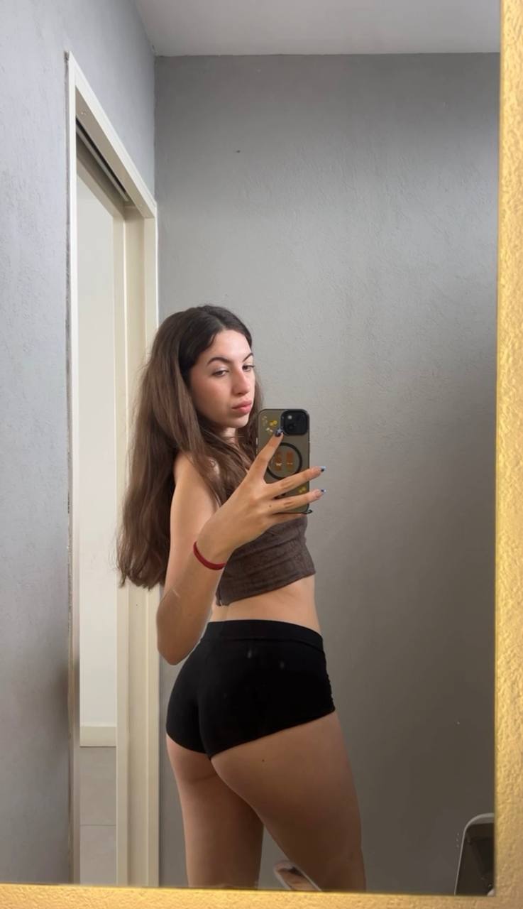 Amber in her underwear in Weifang