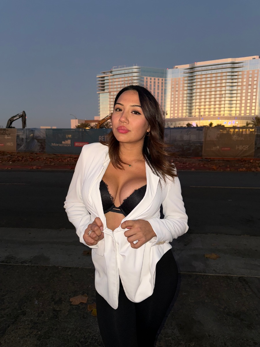 Take a pause and enjoy Ali Cruz — streaming from Weifang