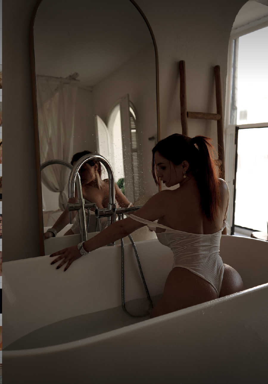 A playful frame from Miranda Faith nude — online in Weifang