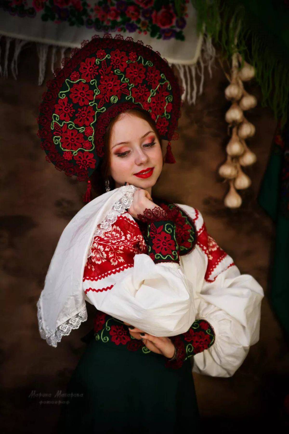 Women in Slavic costumes underwear in Weifang