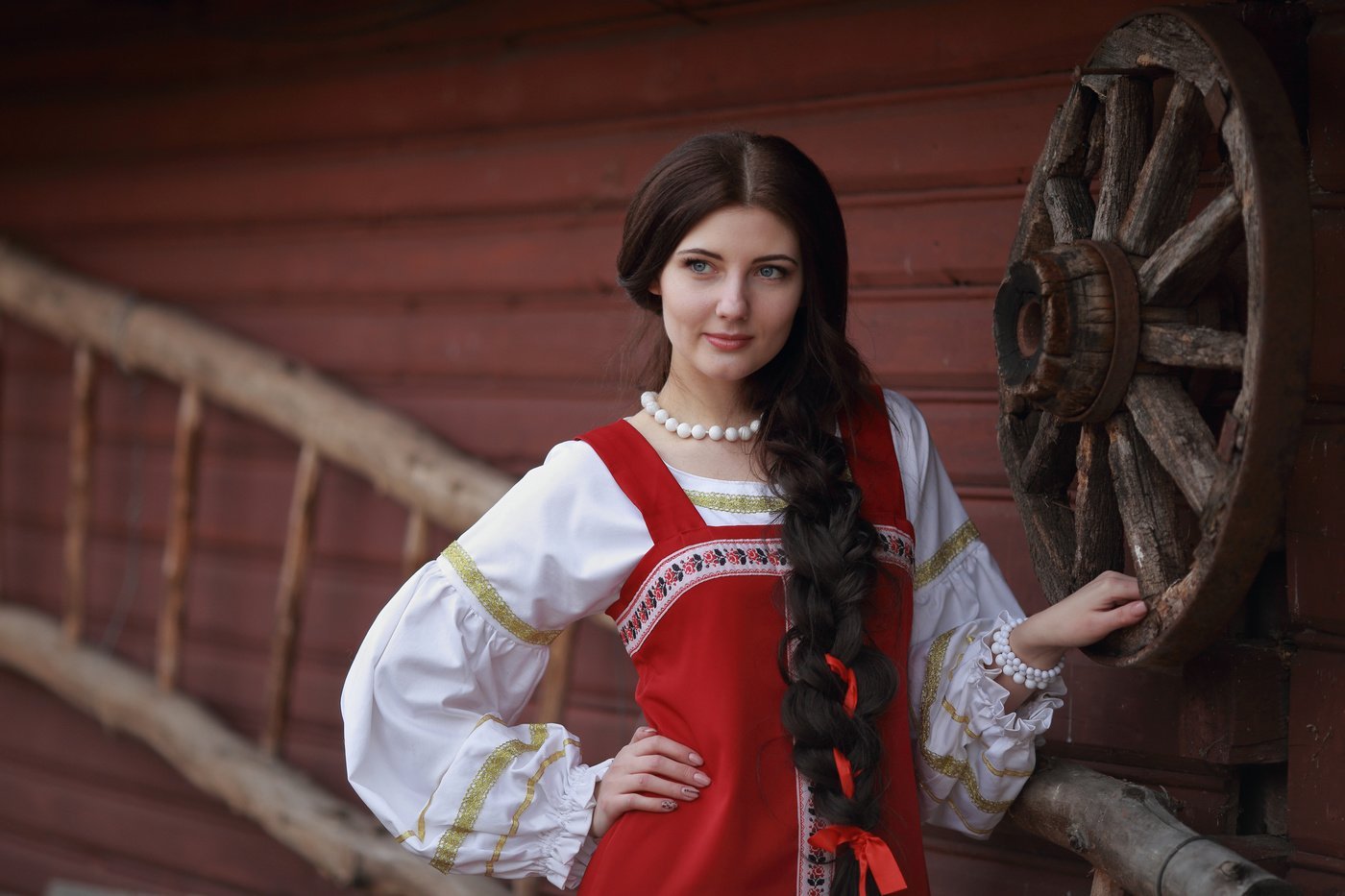 Girls in Slavic costumes in Weifang