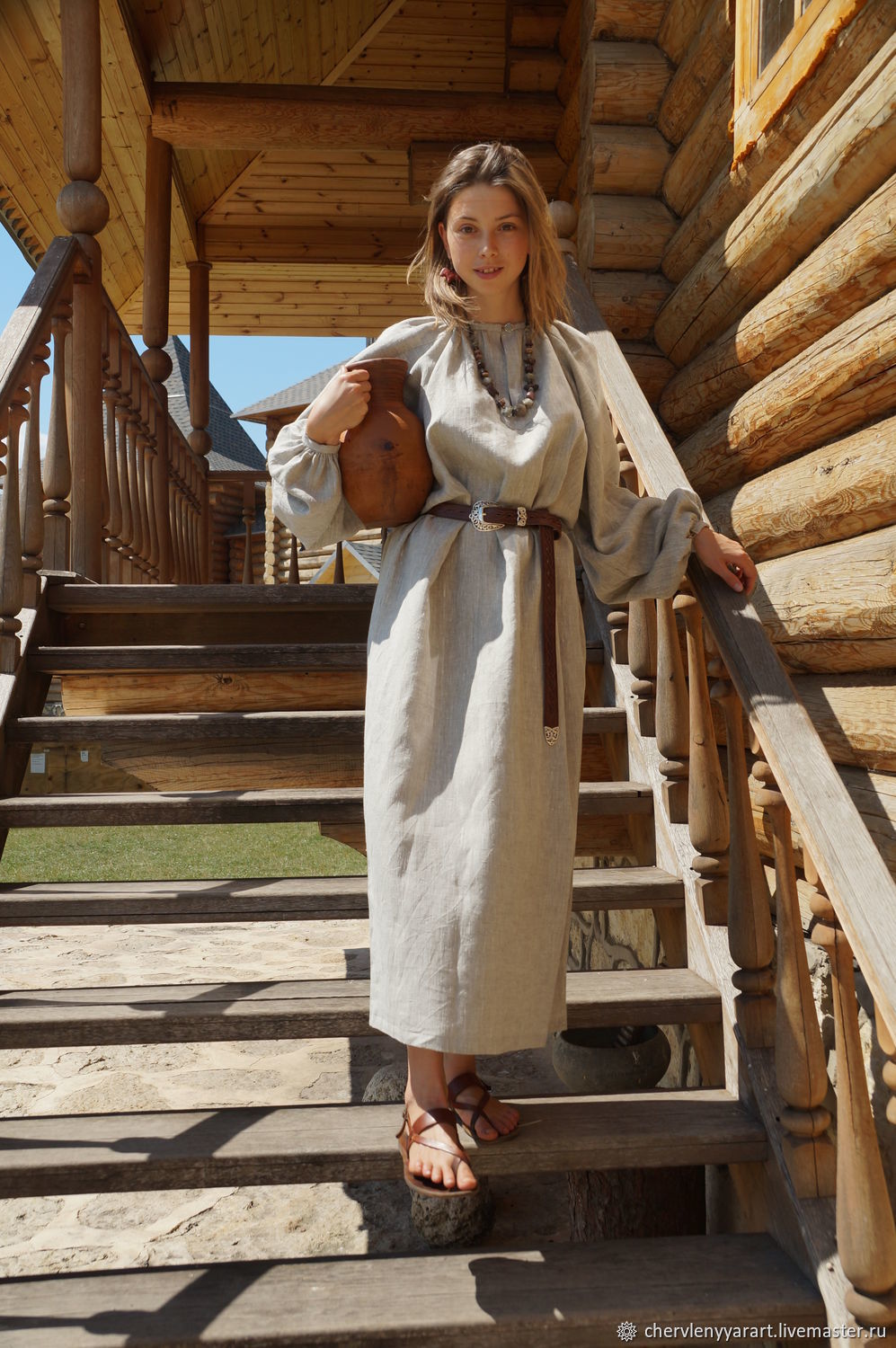 Girls in Slavic costumes in Weifang