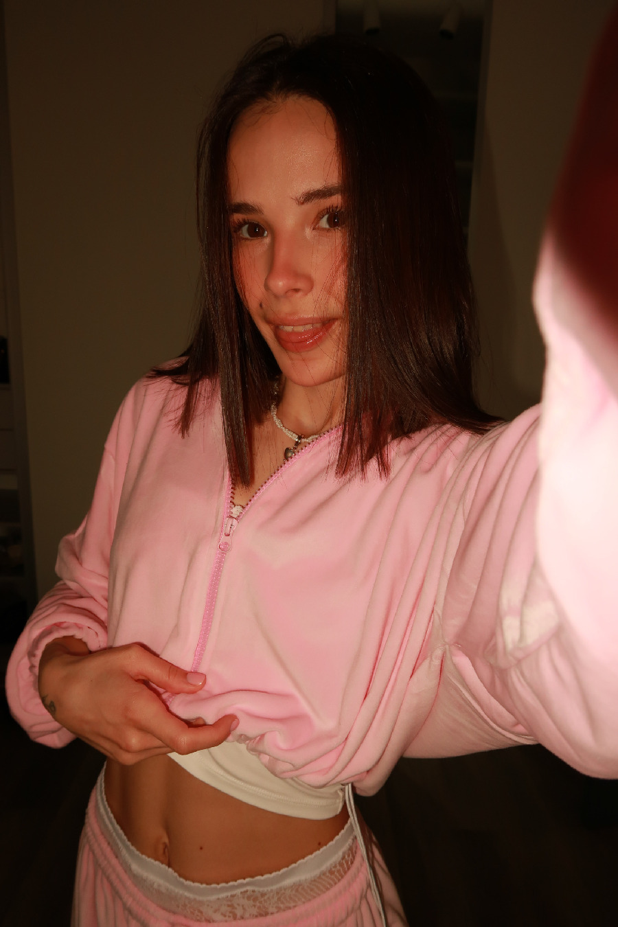 Tina brings the glow — live moments in Weifang